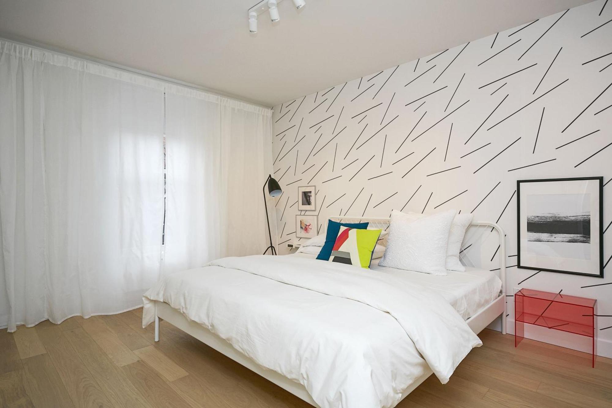 Explore Montreal From Sleek Contemporary Apartment By Den Stays 객실 사진