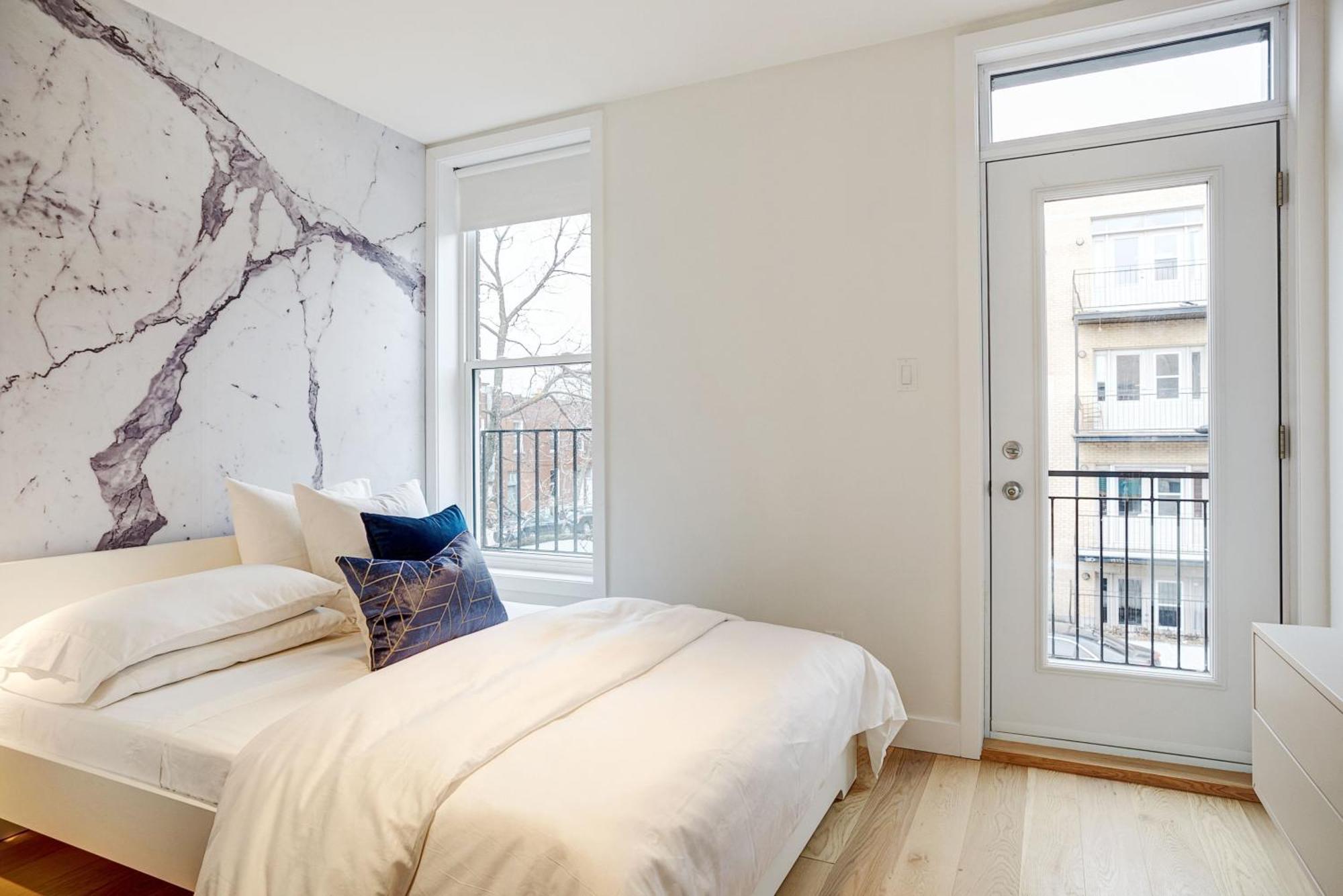 Explore Montreal From Sleek Contemporary Apartment By Den Stays 객실 사진